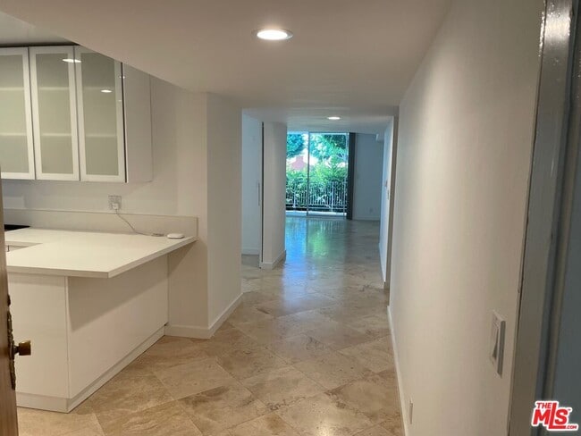 Building Photo - 9297 Burton Wy