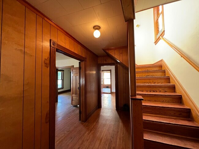 Building Photo - 22 Lawton St