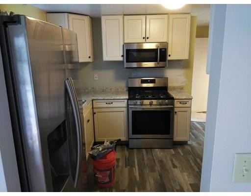 Building Photo - 15 Lantern Ln