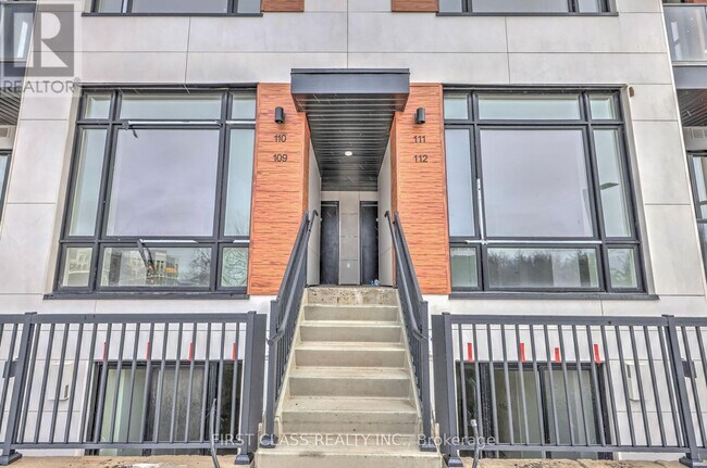 Building Photo - 10 Steckley House Ln