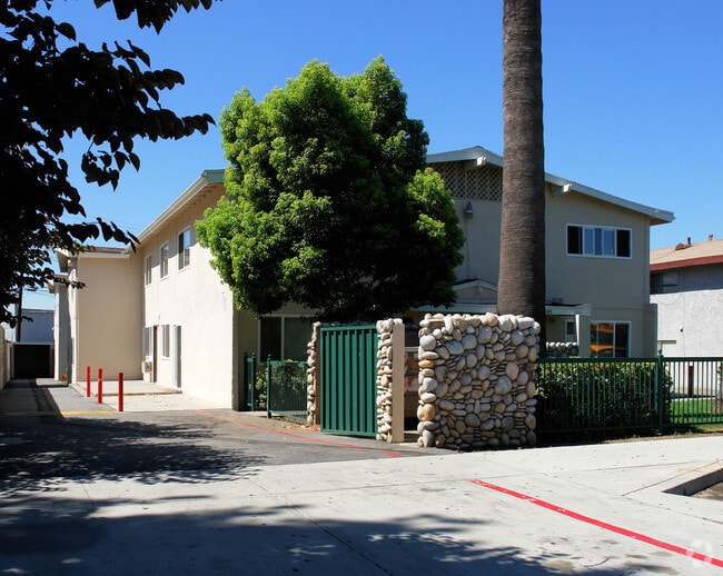 Building Photo - 1425 W Stoneridge Ct