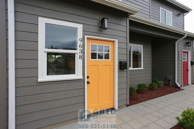 Building Photo - GPM676 - SE Holgate Blvd (T2)