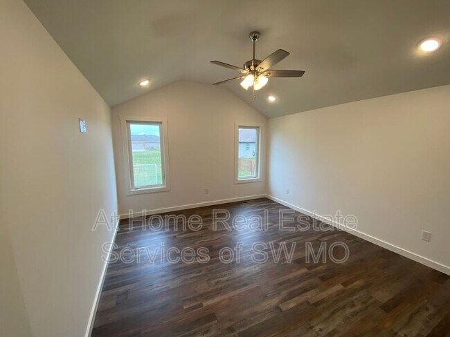 Foto del edificio - 3641 N Huntington Ave