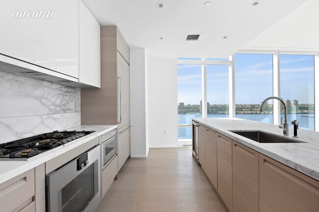 Foto del edificio - 30 Riverside Blvd