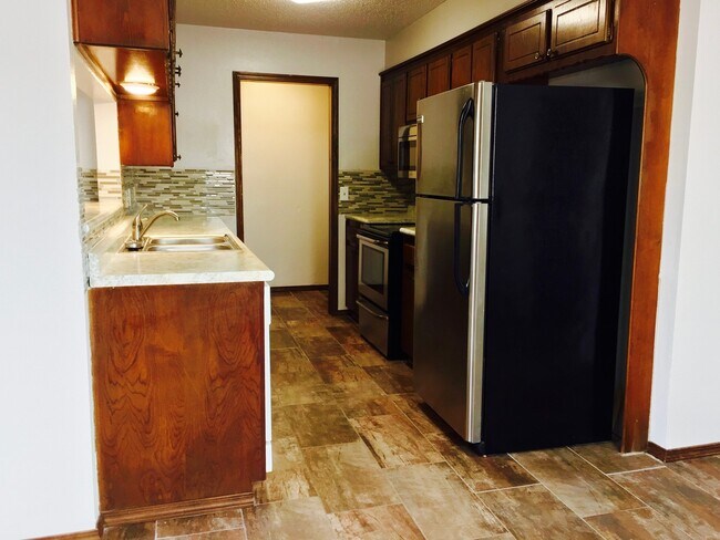 Foto del edificio - Charming 3BD 2BA Home in Yukon!!!