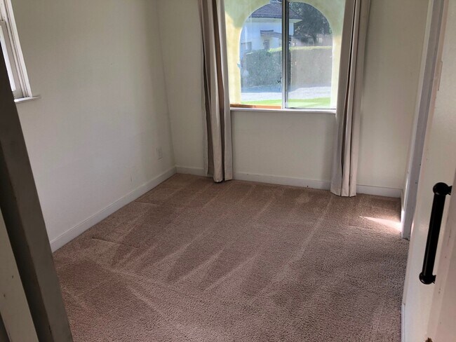 Foto del edificio - Small Two Bedroom South of Mount Vernon