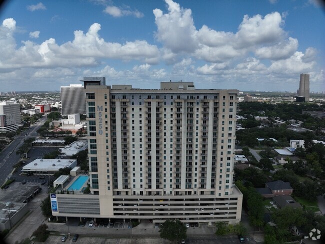 3D Exterior - M5250