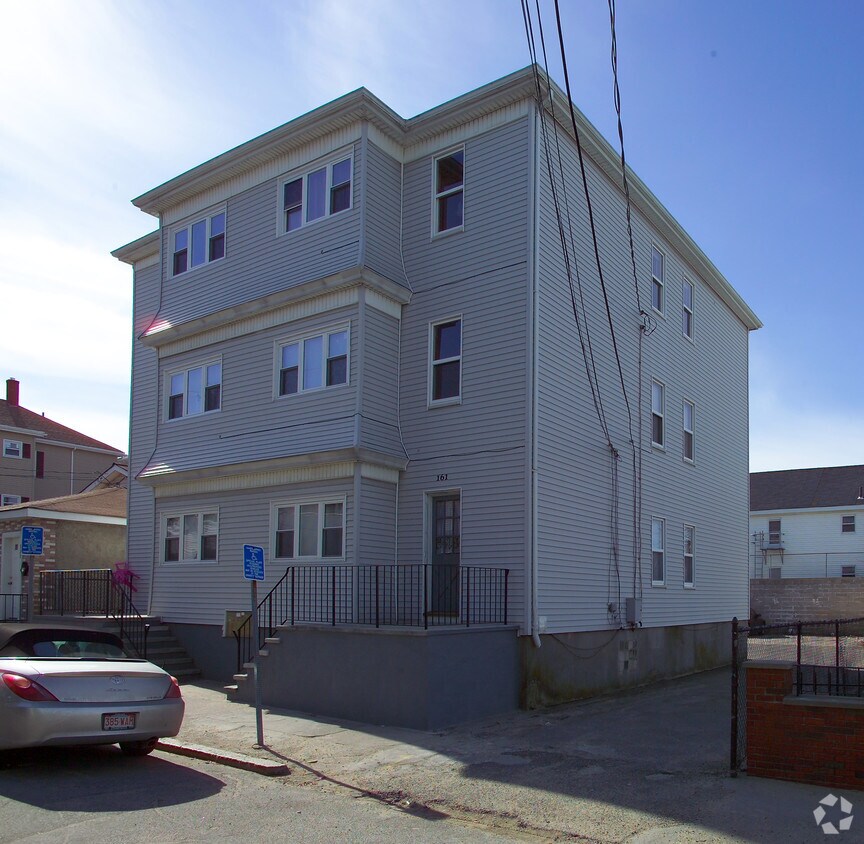Building Photo - 161 Mulberry St