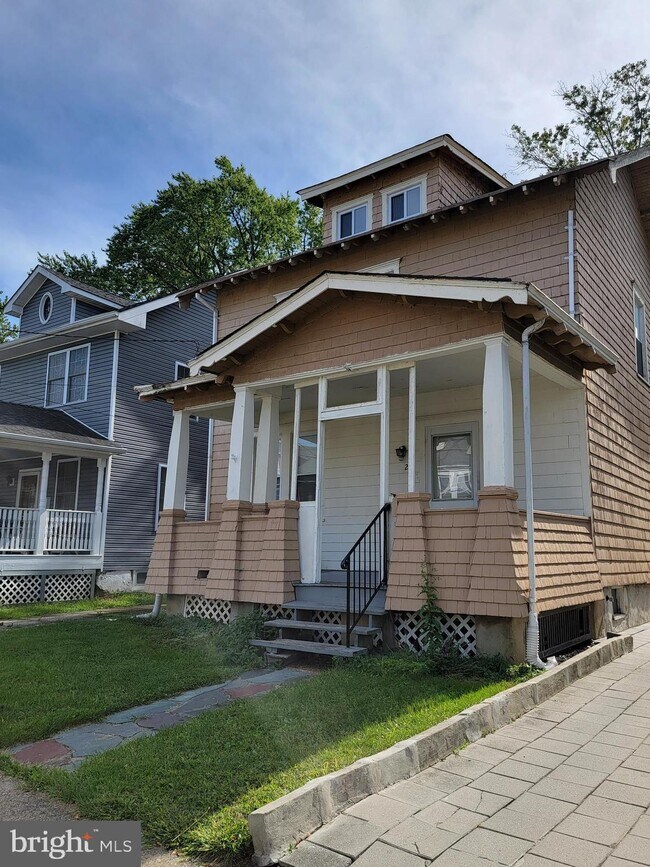 Foto del edificio - 27 Columbia Ave