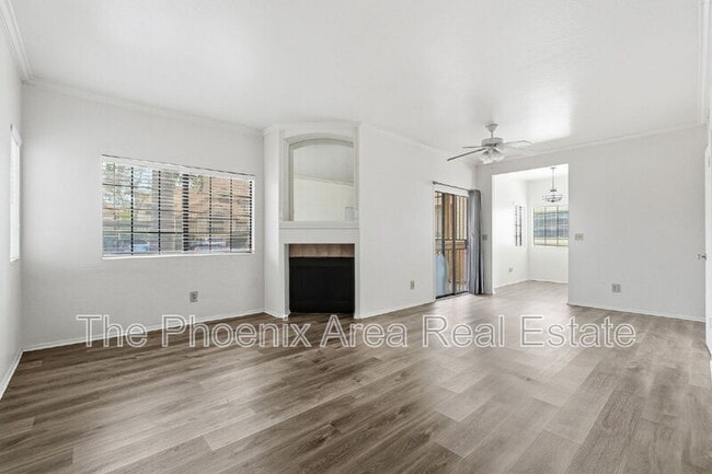 Building Photo - 930 N Mesa Dr