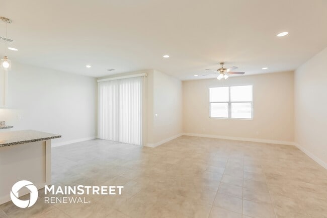 Building Photo - 8708 S 69th Dr