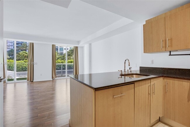 Foto del edificio - 10275 Collins Ave