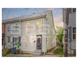 Building Photo - 224 E Mulberry Ave