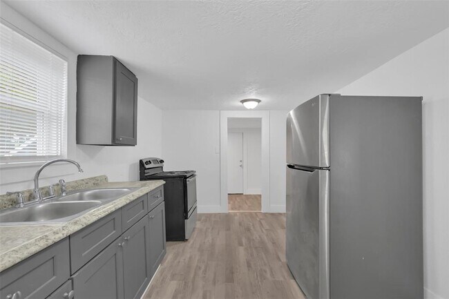 Foto del edificio - 3307 Broadway St