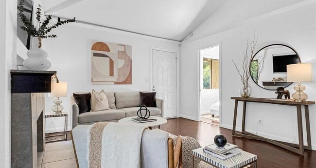 Foto del edificio - "Chic & Cozy 1-Bedroom Retreat with Modern...