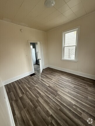 Building Photo - 1119 Saint Vincent St