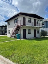 Building Photo - 900 Colyer St