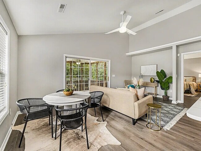 Foto del edificio - 3416 Wellesley Ct