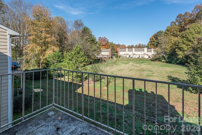 Building Photo - 2800 Heathstead Place