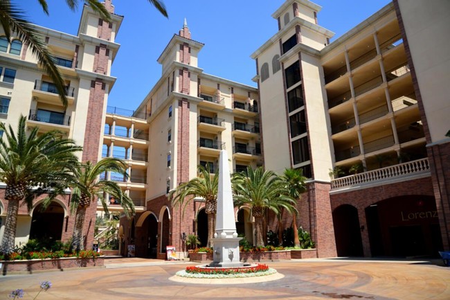 The Lorenzo- Student Housing near USC Apartments - Los Angeles, CA