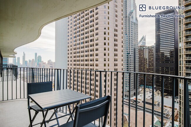 Foto del edificio - 225 N Columbus Dr