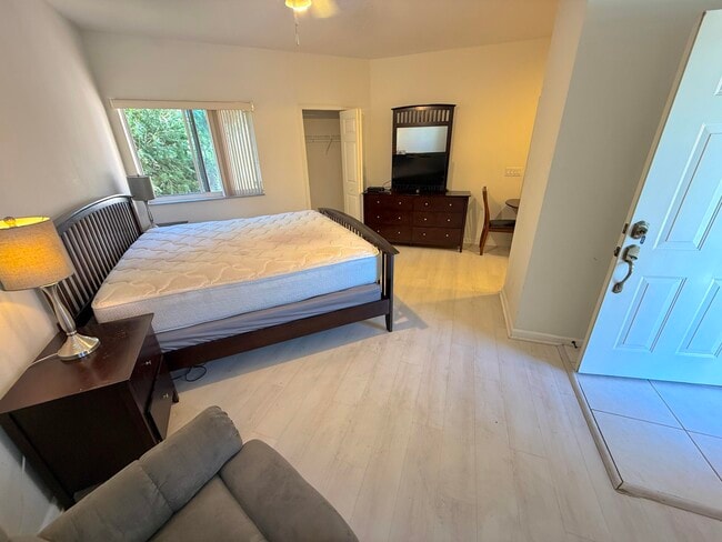 Building Photo - 8938 Sandshot Ct