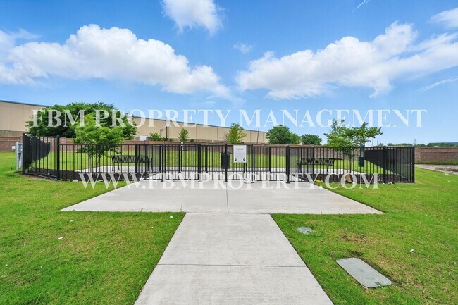 Building Photo - 2887 Amelia Ln