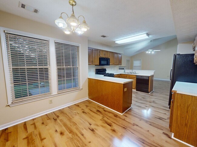Building Photo - 3 Bedroom Single Family Home in Lawrenceville