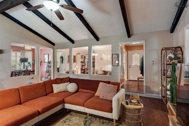 Building Photo - 5607 Briargrove Dr