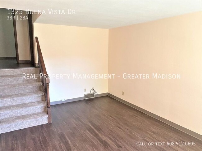Building Photo - 1325 Buena Vista Dr