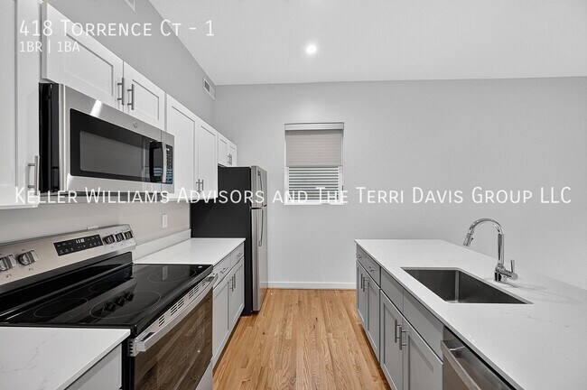 Foto del edificio - 418 Torrence Ct