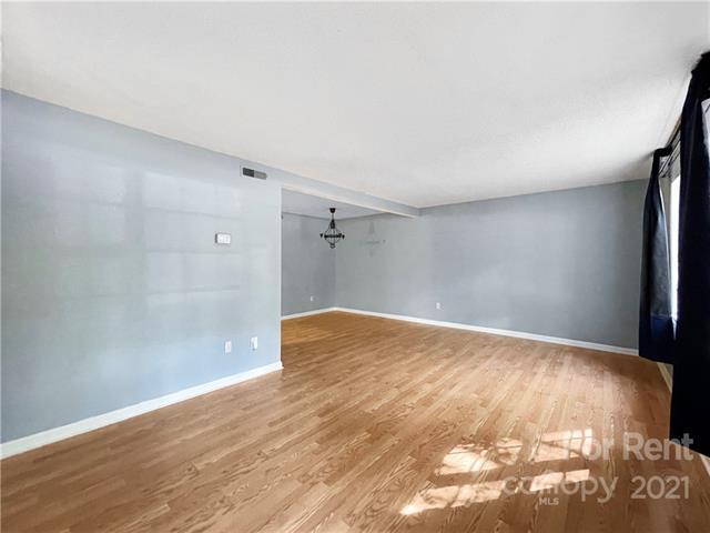 Foto del edificio - 10953 Park Rd