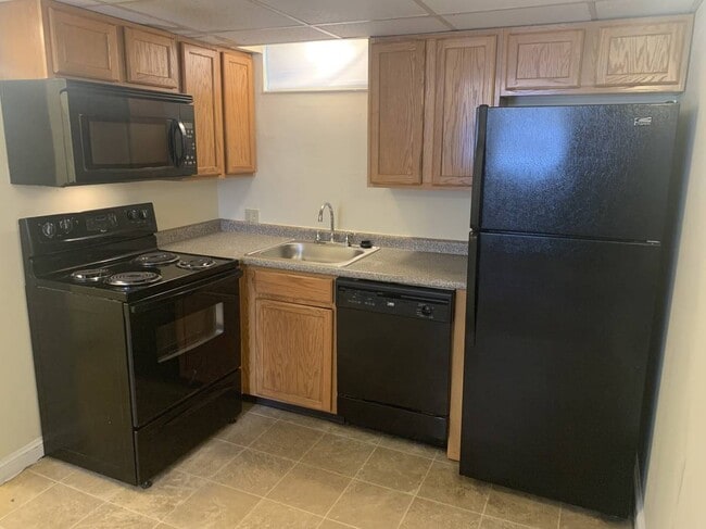 Building Photo - 266 Chestnut Hill Ave