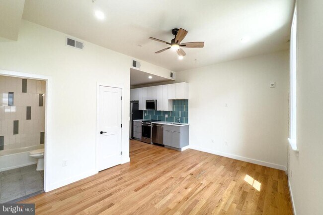 Foto del edificio - 101 W Trenton St