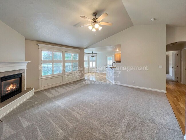 Building Photo - 2403 E Indian Creek Dr