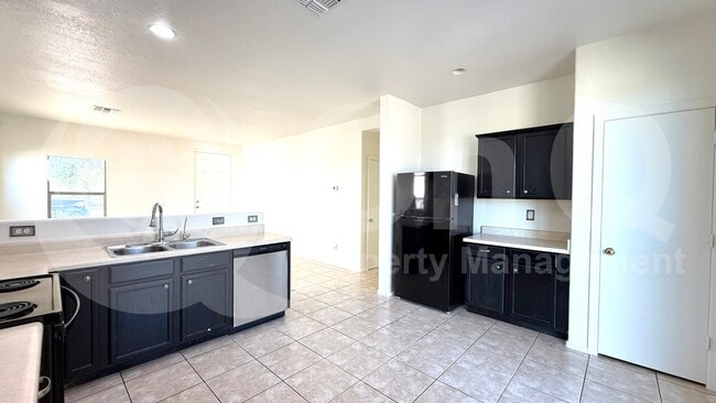 Foto del edificio - 25650 W Burgess Ln
