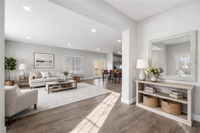 Foto del edificio - 450 Oliver Ridge Dr