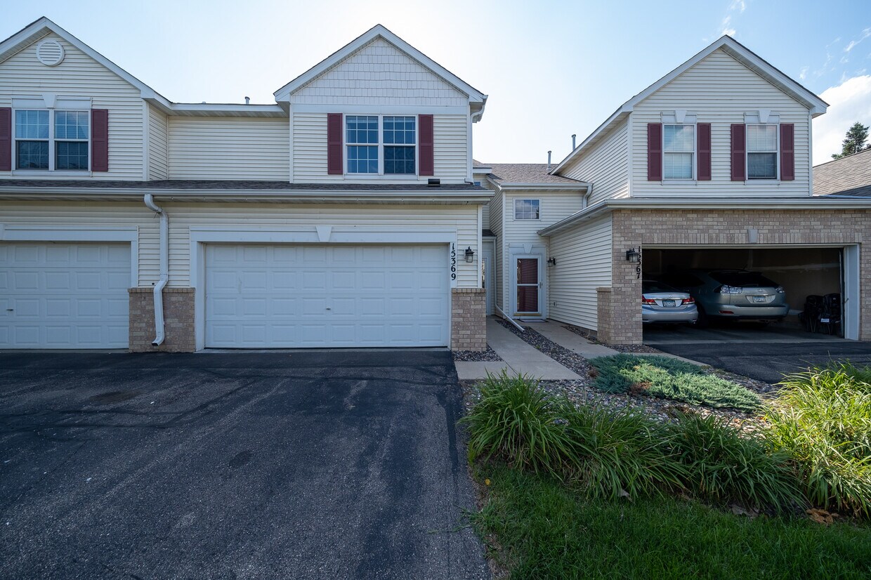 Foto principal - 15369 Flower Way
