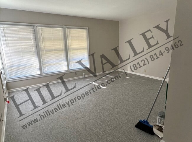 Building Photo - Two Bedroom Home - East