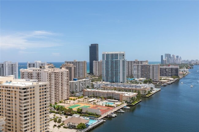 Building Photo - 2600 E Hallandale Beach Blvd