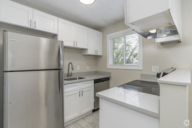 2HAB, 1BA - Cocina de 850 pies cuadrados - Fairfield Park Apartments