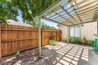Building Photo - 903 Silver Quail Ln