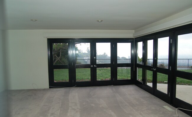 Building Photo - 1572 Tower Grove Dr