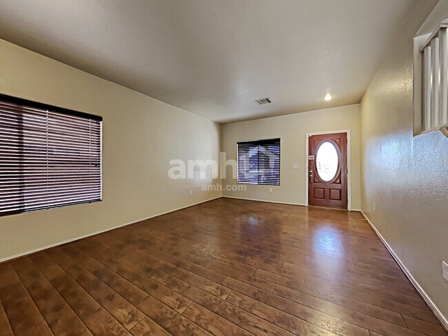 Building Photo - 1129 Devon Downs Avenue