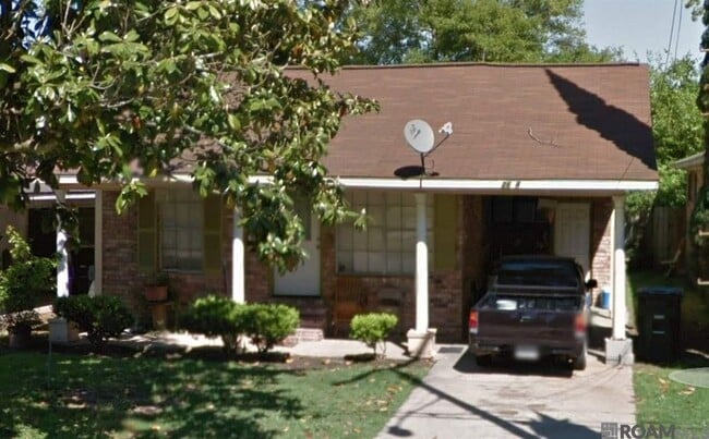 Building Photo - 2654 Sheldon Dr