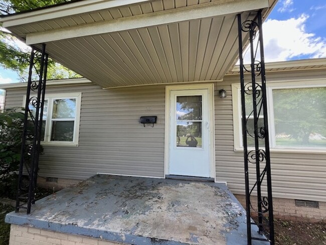 Building Photo - 3 Bedroom 1 Bath North Little Rock House