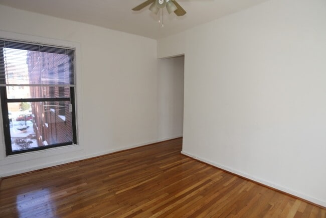 Foto del edificio - 913 W Sunnyside Ave