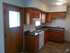 Building Photo - 1205 Royal Dr