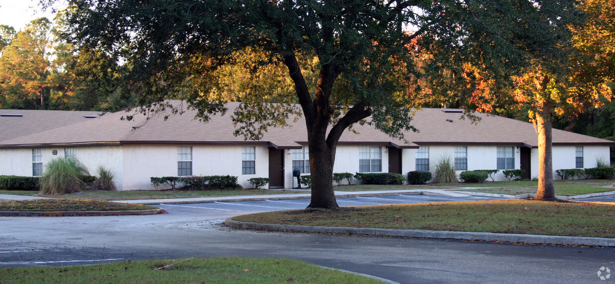 Primary Photo - Treetop Apartments