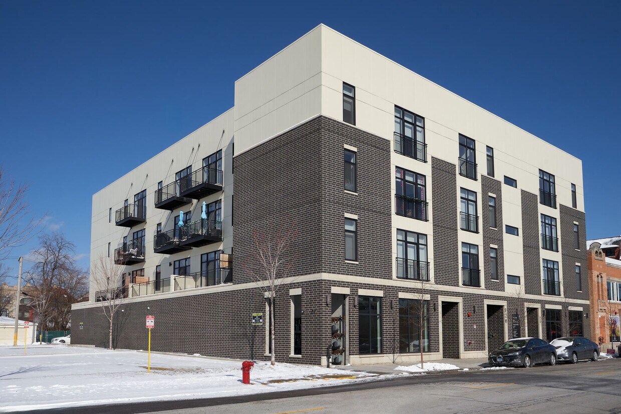 Foto principal - 926 E 43rd St